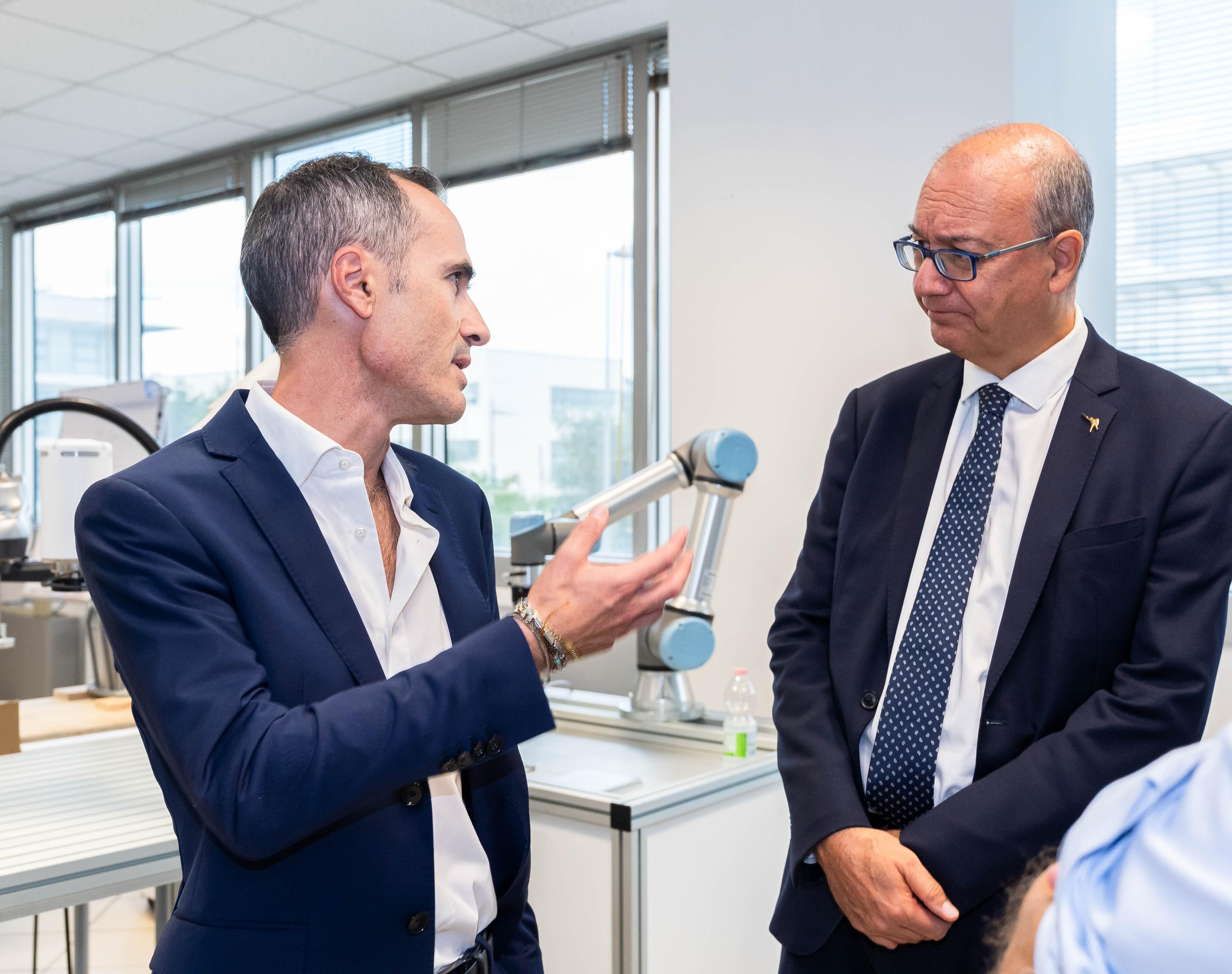 Il ministro Valditara fa tappa nella sede di Ancona 